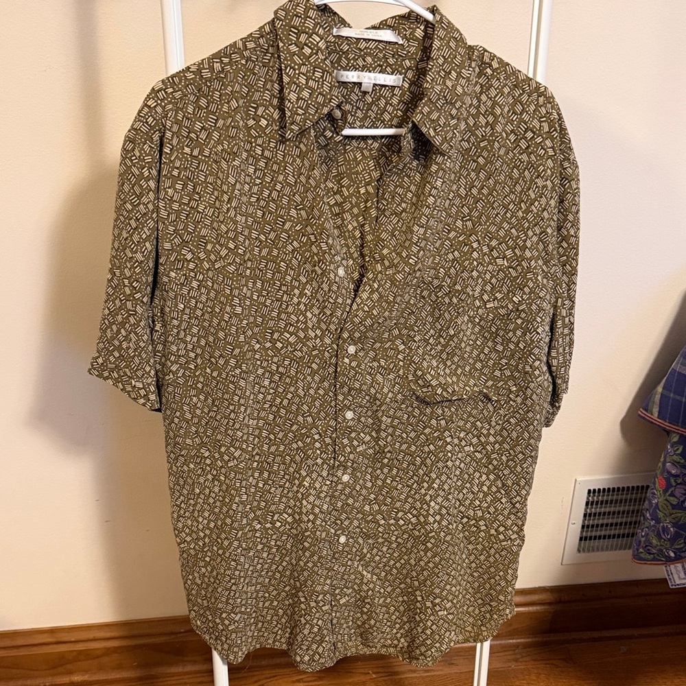 Perry Ellis silk short sleeved button front shirt